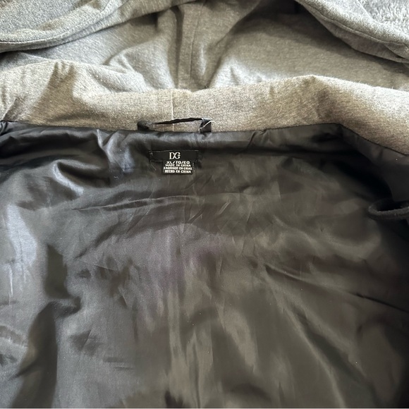 DC puffer vest hoodie - Picture 2 of 4